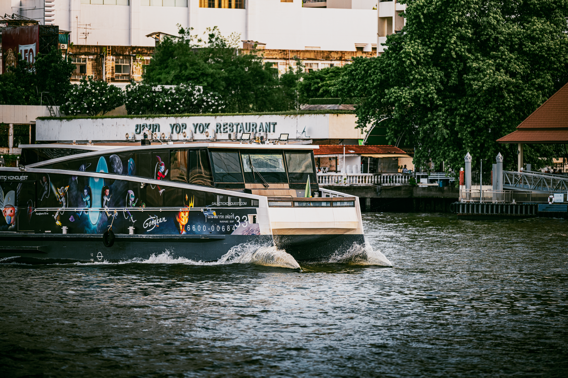 Chao Phraya river shophouse restaurant Bangkok