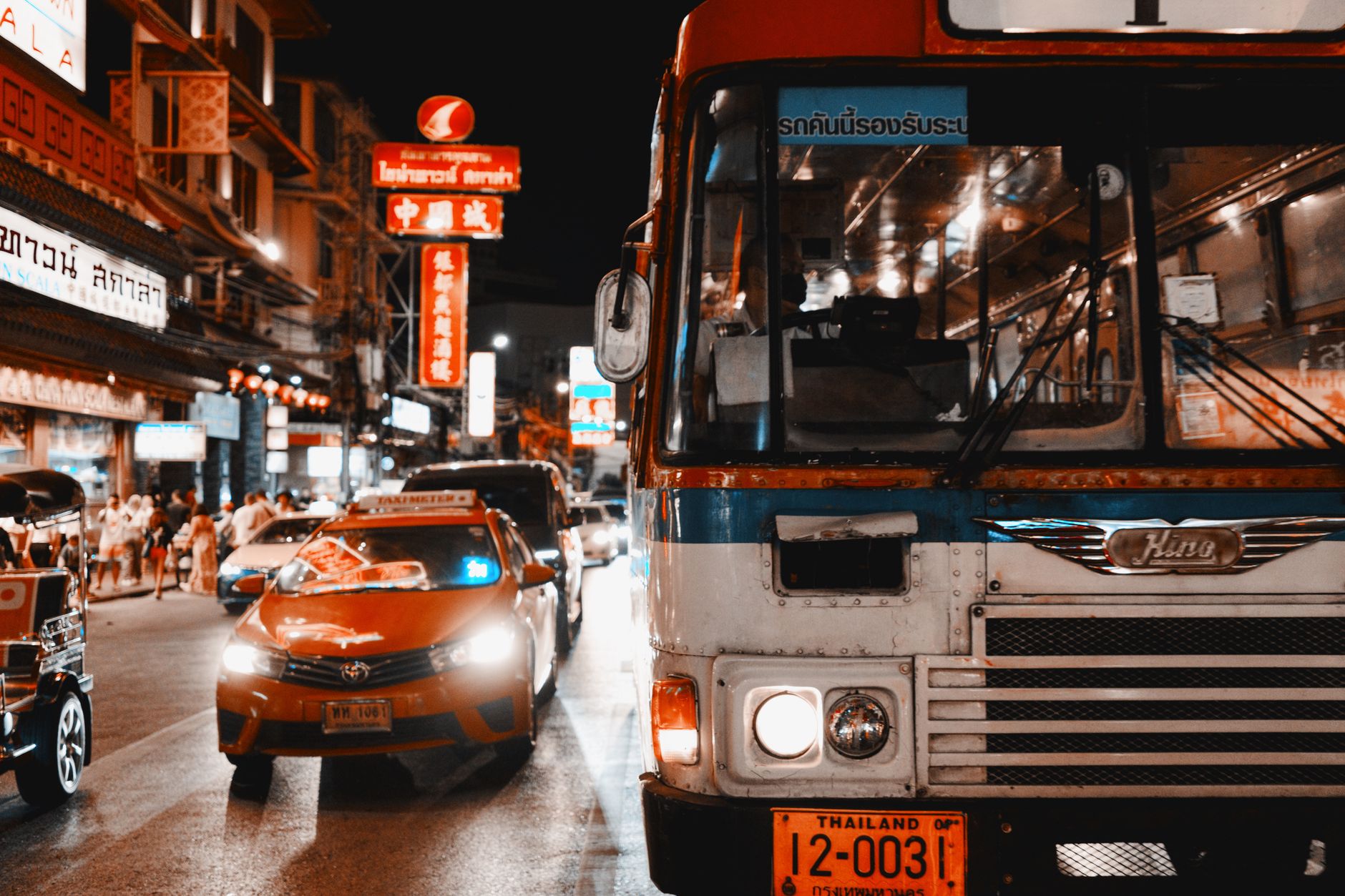 songthaew minivan bangkok street